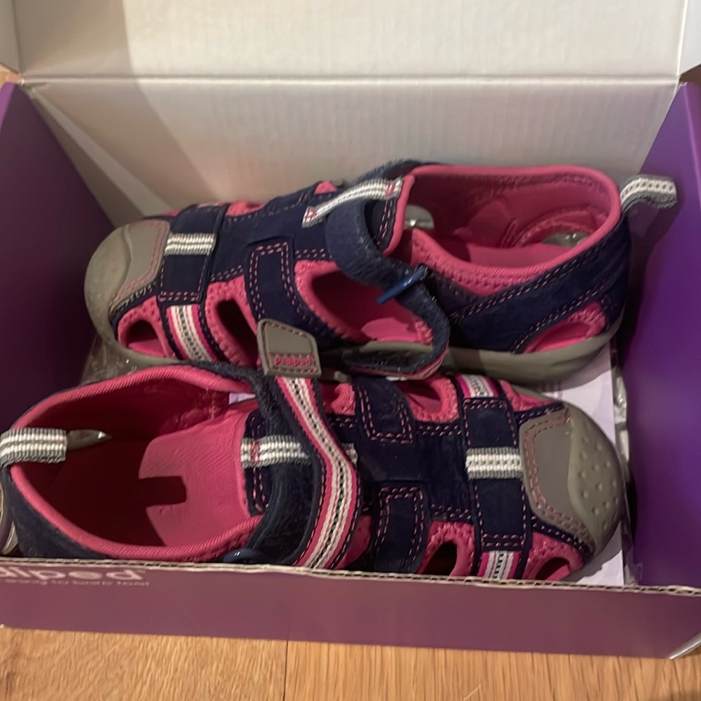 Pediped Sahara Flex sport sandals, size 9/9.5, EU 26